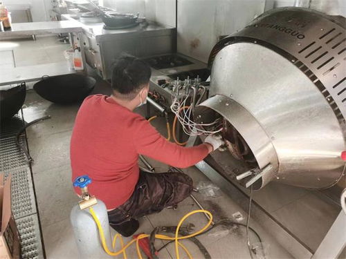 總臺(tái)食堂對灶具 燃?xì)鈭?bào)警設(shè)備進(jìn)行整改